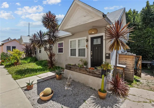 1st image of 1137 N Madison, Los Angeles, CA 90029 | MLS# BB26023598