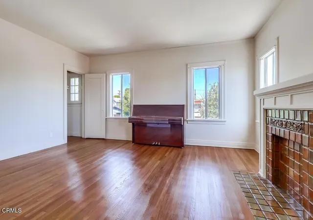 3rd image of 833 835 Ridgewood, Los Angeles, CA 90038 | MLS# P1-25681