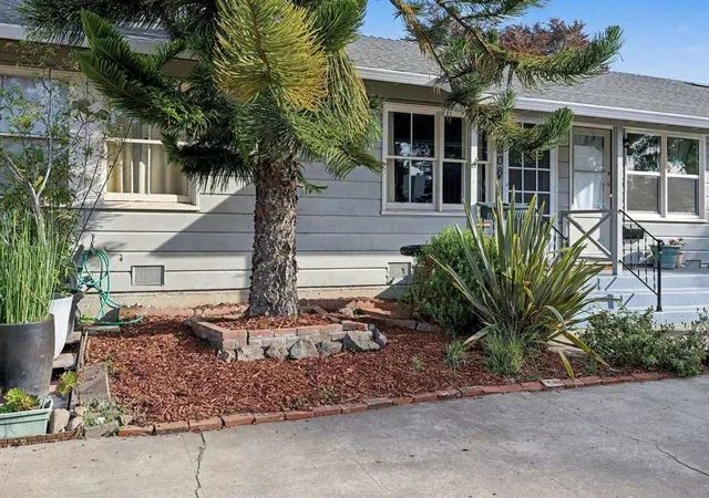 Photo 2 of Condo for sale at 1808 Main St, Alameda, CA 94501 | MLS# 41122760 | Listing updated on 2026-09-30