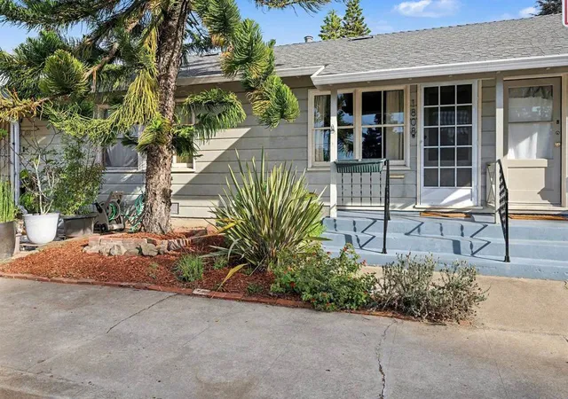 Photo 3 of Condo for sale at 1808 Main St, Alameda, CA 94501 | MLS# 41122760 | Listing updated on 2026-09-30