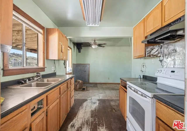 2nd image of 45611 250th St, Lancaster, CA 93535 | MLS# 26646315