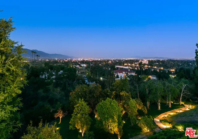 Photo 3 of Mansion for sale at 300 N San Rafael Ave, Pasadena, CA 91105 | MLS# 26646363 | Listing updated on 2026-09-30