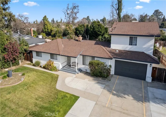 Homes for sale in Fresno, CA | 925 S Purdue Ave, Fresno, CA 93727 | MLS# FR26024138