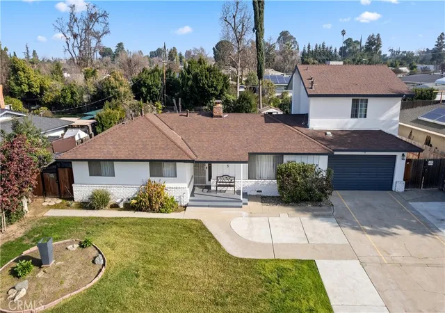 5th image of 925 S Purdue Ave, Fresno, CA 93727 | MLS# FR26024138