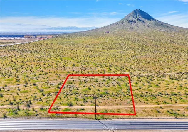 3rd image of 1 Johnson Rd, Apple Valley, CA 92307 | MLS# HD26024201
