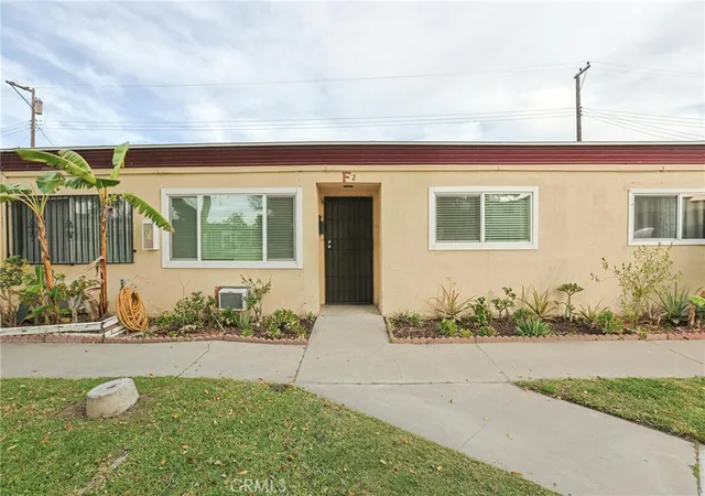 3rd image of 4109 W 5Th, Santa Ana, CA 92703