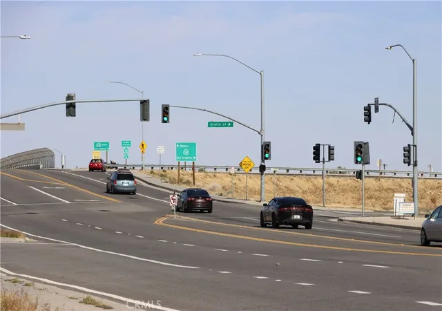 4th image of 800 52Nd St W, Rosamond, CA 93560 | MLS# RS26024258