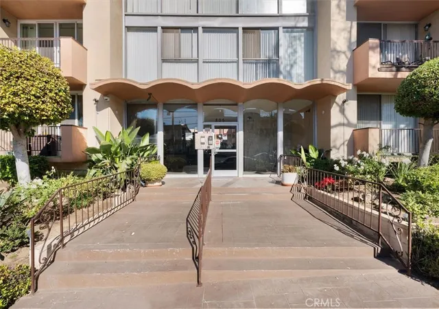 Homes for sale in Inglewood, CA | 805 Glenway #105, Inglewood, CA 90302 | MLS# SB26022355