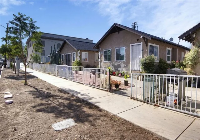 Homes for sale in Lake Elsinore, CA | 120 W Heald, Lake Elsinore, CA 92530 | MLS# IV26024597