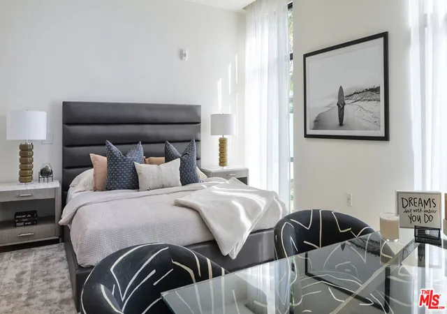 4th image of 425 N Palm Dr #104, Beverly Hills, CA 90210 | MLS# 25630969