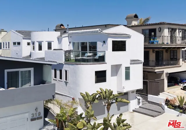 Homes for sale in Manhattan Beach, CA | 323 31st St, Manhattan Beach, CA 90266 | MLS# 26646605