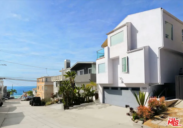 Homes for sale in Manhattan Beach, CA | 323 31St St, Manhattan Beach, CA 90266 | MLS# 26646605