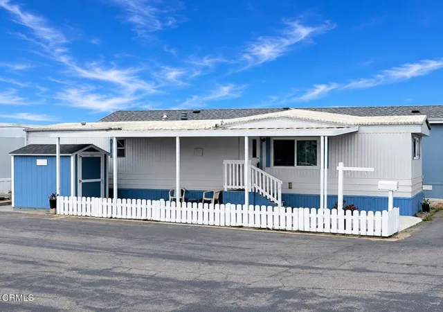 Manufactured home for sale at 2178 Thrush Ave #J, Oxnard, CA 93033 | MLS# V1-34448