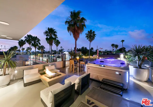 Photo 1 of Single family home for sale at 1430 Abbot Kinney Blvd, Venice, CA 90291 | MLS# 26646887 | Listing updated on 2026-02-11