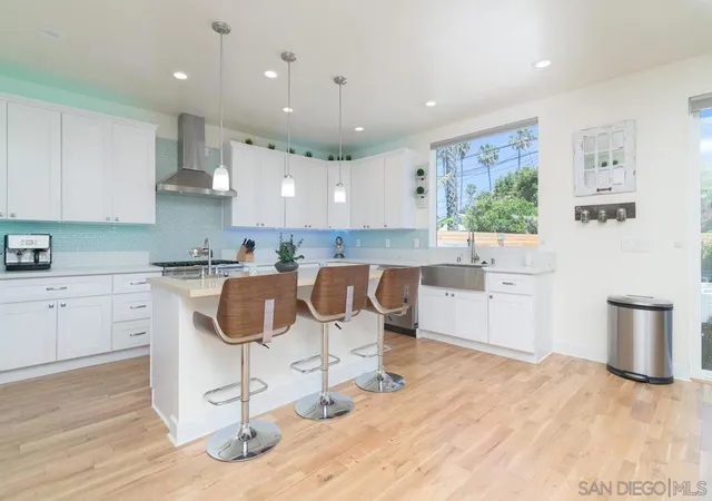 Photo 3 of Single family home for sale at 1220 Emerald St, San Diego, CA 92109 | MLS# 260002650SD | Listing updated on 2026-06-29
