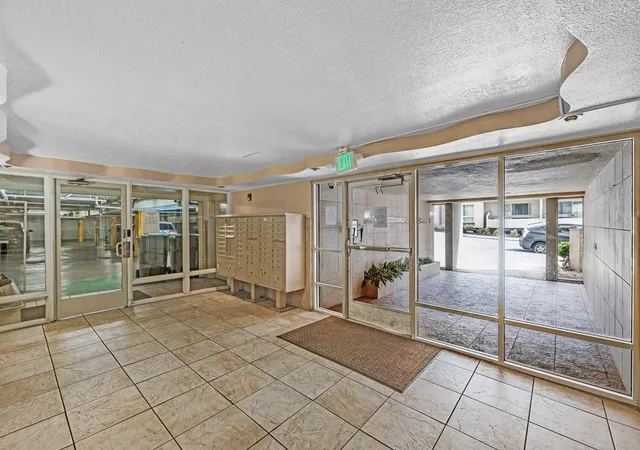 2nd image of 77 Fairmount Ave, Oakland, CA 94611
