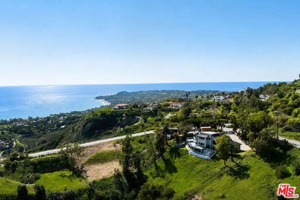 Photo 1 of Mansion for sale at 4756 Latigo Cyn Rd, Malibu, CA 90265 | MLS# 26644937 | Listing updated on 2026-10-15