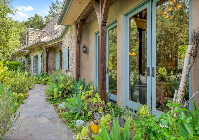 Homes for sale in Topanga, CA | 3439 Dorothy Rd, Topanga, CA 90290 | MLS# SR26018272