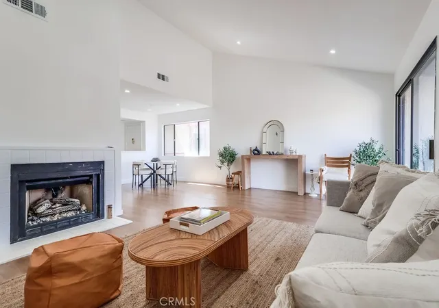 3rd image of 946 W 220Th St, Torrance, CA 90502