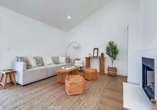 4th image of 946 W 220Th St, Torrance, CA 90502
