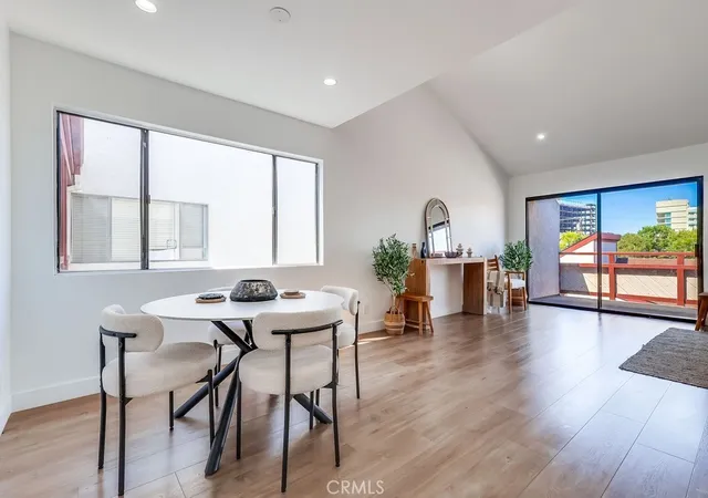 5th image of 946 W 220Th St, Torrance, CA 90502