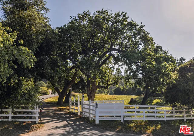 3rd image of 1697 W Potrero Rd, Westlake Village, CA 91361 | MLS# 26635229