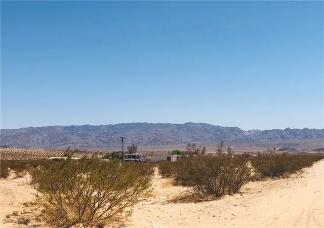 Homes for sale in 29 Palms, CA | 2 Kachina Dr, 29 Palms, CA 92277 | MLS# JT26026181