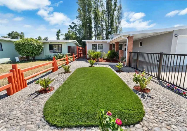 3rd image of 28315 Rochelle Ave, Hayward, CA 94544 | MLS# 41122993