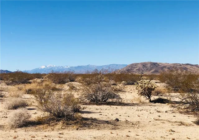 Homes for sale in 29 Palms, CA | 5 Appian Wy, 29 Palms, CA 92277 | MLS# JT26026270