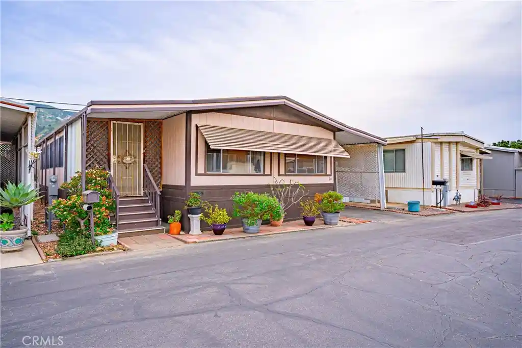Photo 1 of Manufactured home for sale at 720 W Santa Maria Space 14, Santa Paula, CA 93060 | MLS# SR26026227 | Listing updated on 2026-07-27