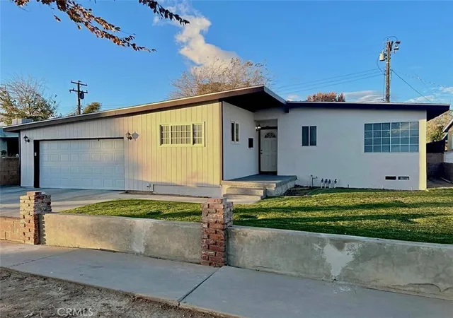 1st image of 755 W Holguin, Lancaster, CA 93534 | MLS# PW26026988
