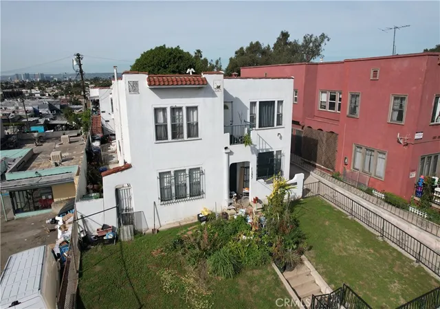 Photo 3 of House for sale at 1291 Queen Anne, Los Angeles, CA 90019 | MLS# OC26027318 | Listing updated on 2026-09-23