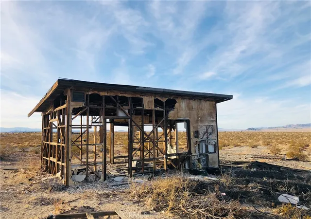 Homes for sale in 29 Palms, CA | 5 Pinto Mountain Rd, 29 Palms, CA 92277 | MLS# JT26027358