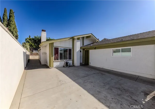 Photo 3 of Single family home for sale at 24201 Jagger, Lake Forest, CA 92630 | MLS# PW26027292 | Listing updated on 2026-09-25