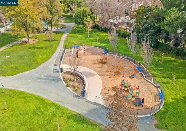 3rd image of 1133 Mdw Ln, Concord, CA 94520