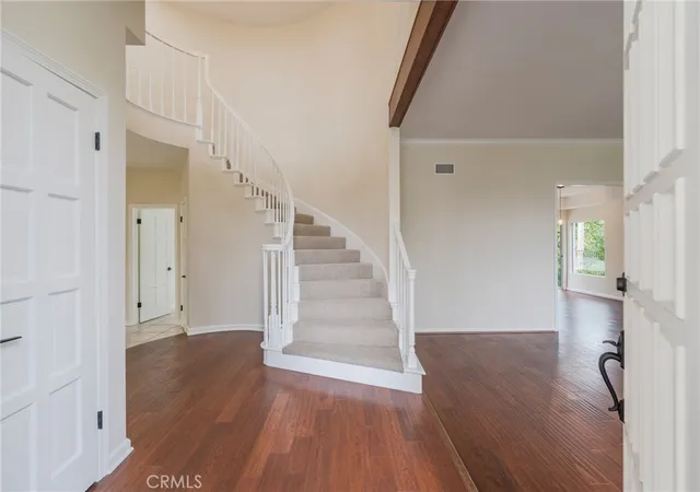 Photo 2 of Single family home for sale at 10 Horseshoe, Rolling Hills Estates, CA 90274 | MLS# PV26018119 | Listing updated on 2026-09-25