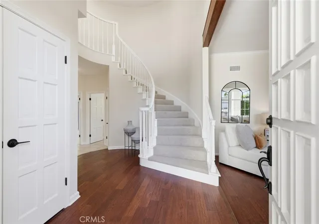 Photo 3 of Single family home for sale at 10 Horseshoe, Rolling Hills Estates, CA 90274 | MLS# PV26018119 | Listing updated on 2026-09-25