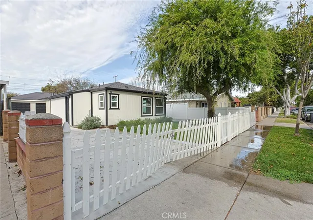 Homes for sale in Santa Ana, CA | 122 N Bewley St, Santa Ana, CA 92703 | MLS# OC26027657