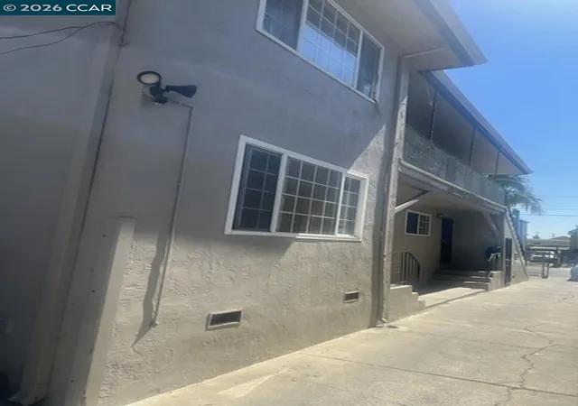 2nd image of 1517 51st Ave, Oakland, CA 94601 | MLS# 41123180