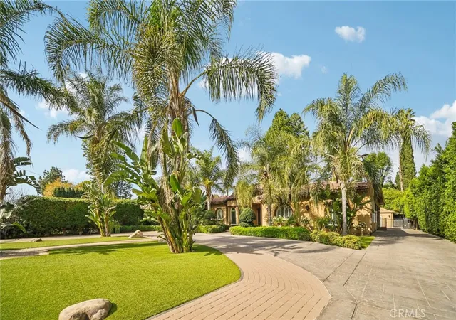 3rd image of 17401 Raymer St, Sherwood Forest, CA 91325 | MLS# SR26027705