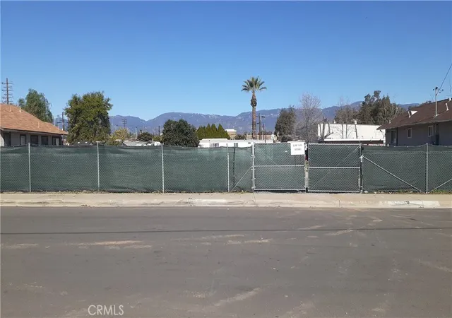 Land for sale at 416 Oak St, San Bernardino, CA 92401 | MLS# DW26026823