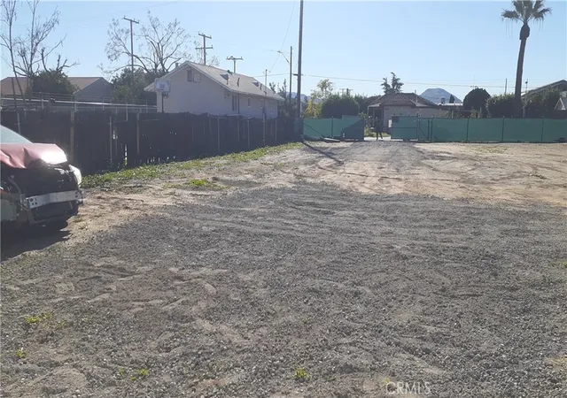Photo 2 of Land for sale at 416 Oak St, San Bernardino, CA 92401 | MLS# DW26026823 | Listing updated on 2026-02-06