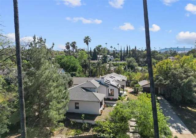 Photo 3 of Sale Pending at 116 Franklin, Redlands, CA 92373 | MLS# DW26027937 | Listing updated on 2026-09-30