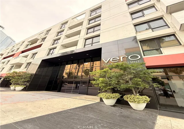 1st image of 1234 Wilshire #233, Los Angeles, CA 90017 | MLS# IV26026713
