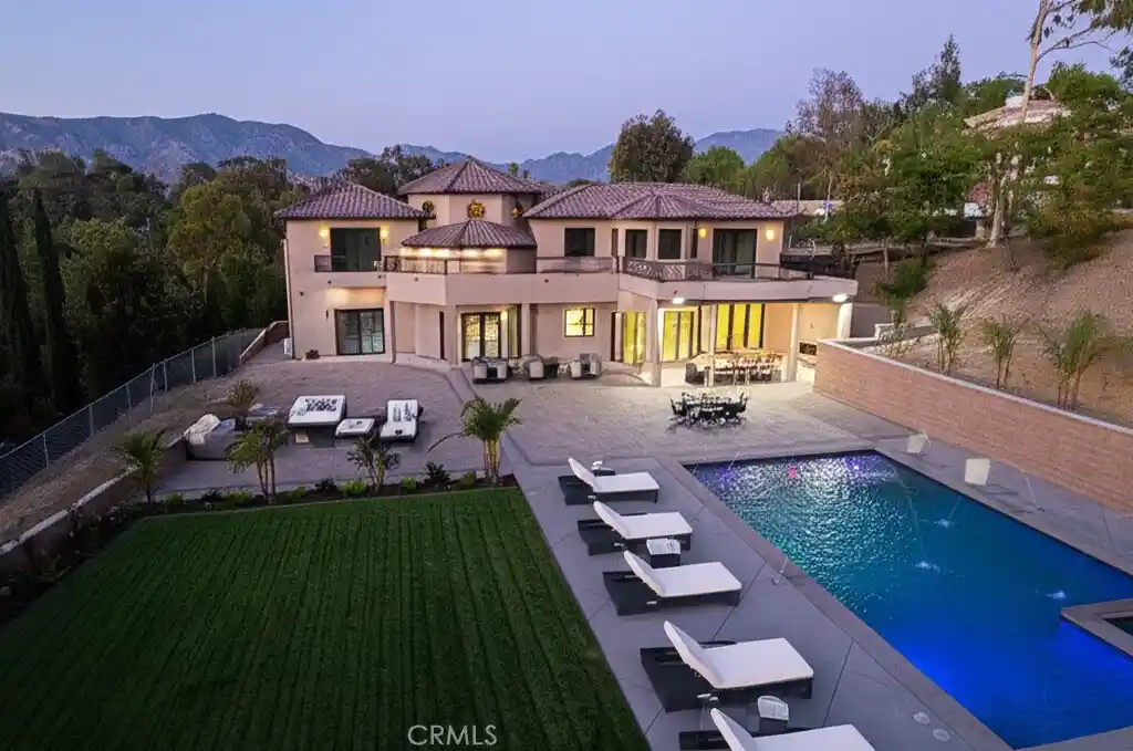 Single family home for sale at 10521 Mary Bell Ave, Sunland, CA 91040 | MLS# SR26025500