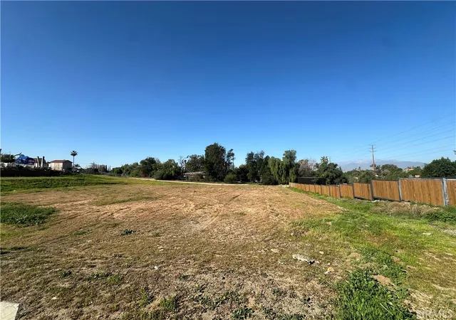 1st image of 0 Vista Grande Wy, Grand Terrace, CA 92313 | MLS# IV26028331