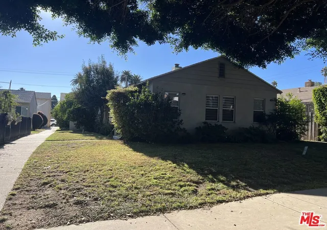 Homes for sale in Santa Monica, CA | 1430 Franklin St #A, Santa Monica, CA 90404 | MLS# 26648747