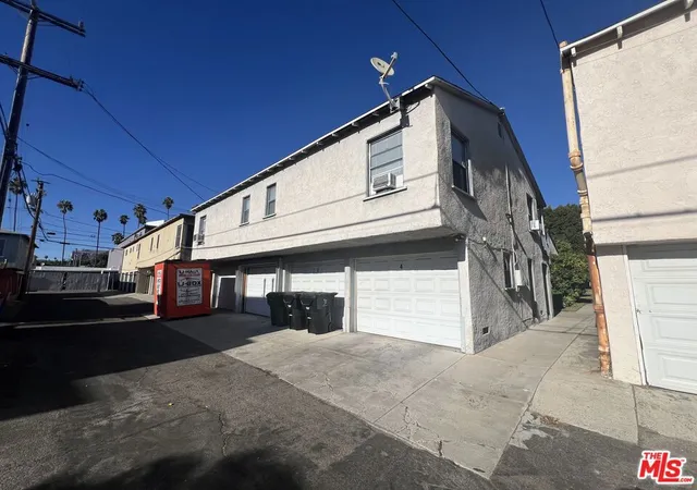 Homes for sale in Santa Monica, CA | 1430 Franklin St #A, Santa Monica, CA 90404 | MLS# 26648747
