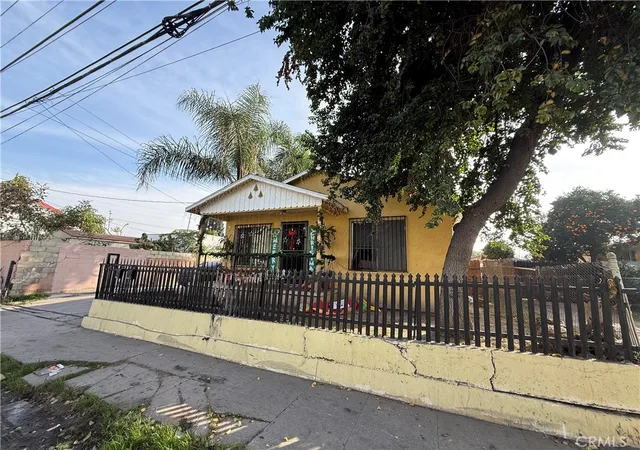 2nd image of 1832 E 108th #2, Los Angeles, CA 90059 | MLS# RS26023016