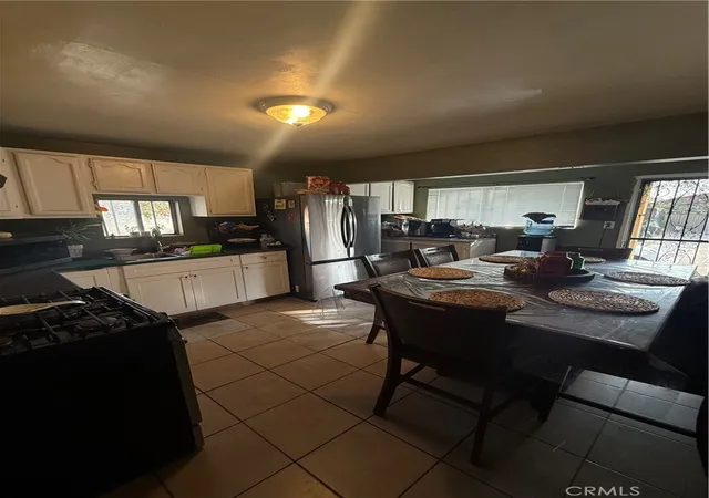 3rd image of 1832 E 108Th #2, Los Angeles, CA 90059 | MLS# RS26023016